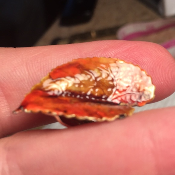 Vintage signed CORO rust orange green enamel leaf goldtone clip earrings new - Picture 16 of 17